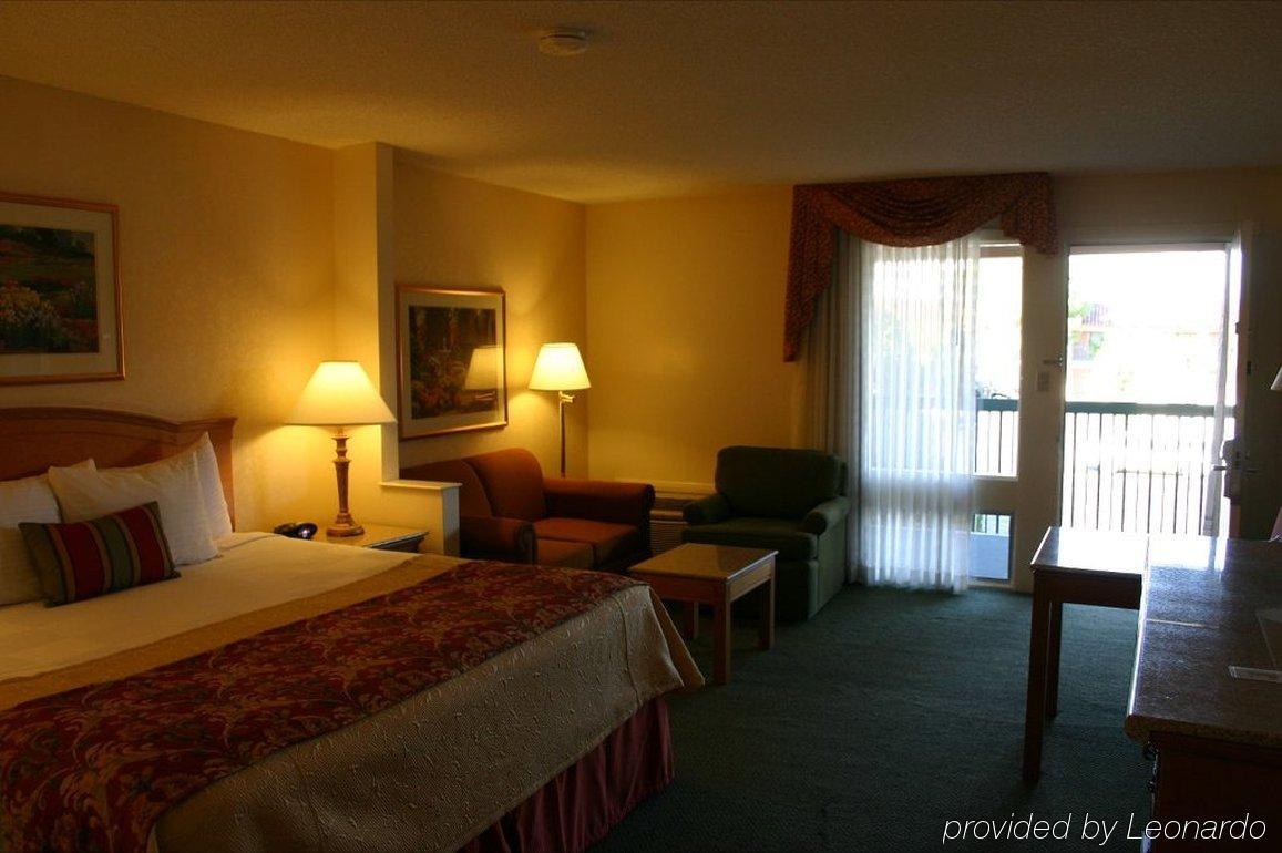 Best Western Plus A Wayfarer'S Inn & Suites Kingman Room photo